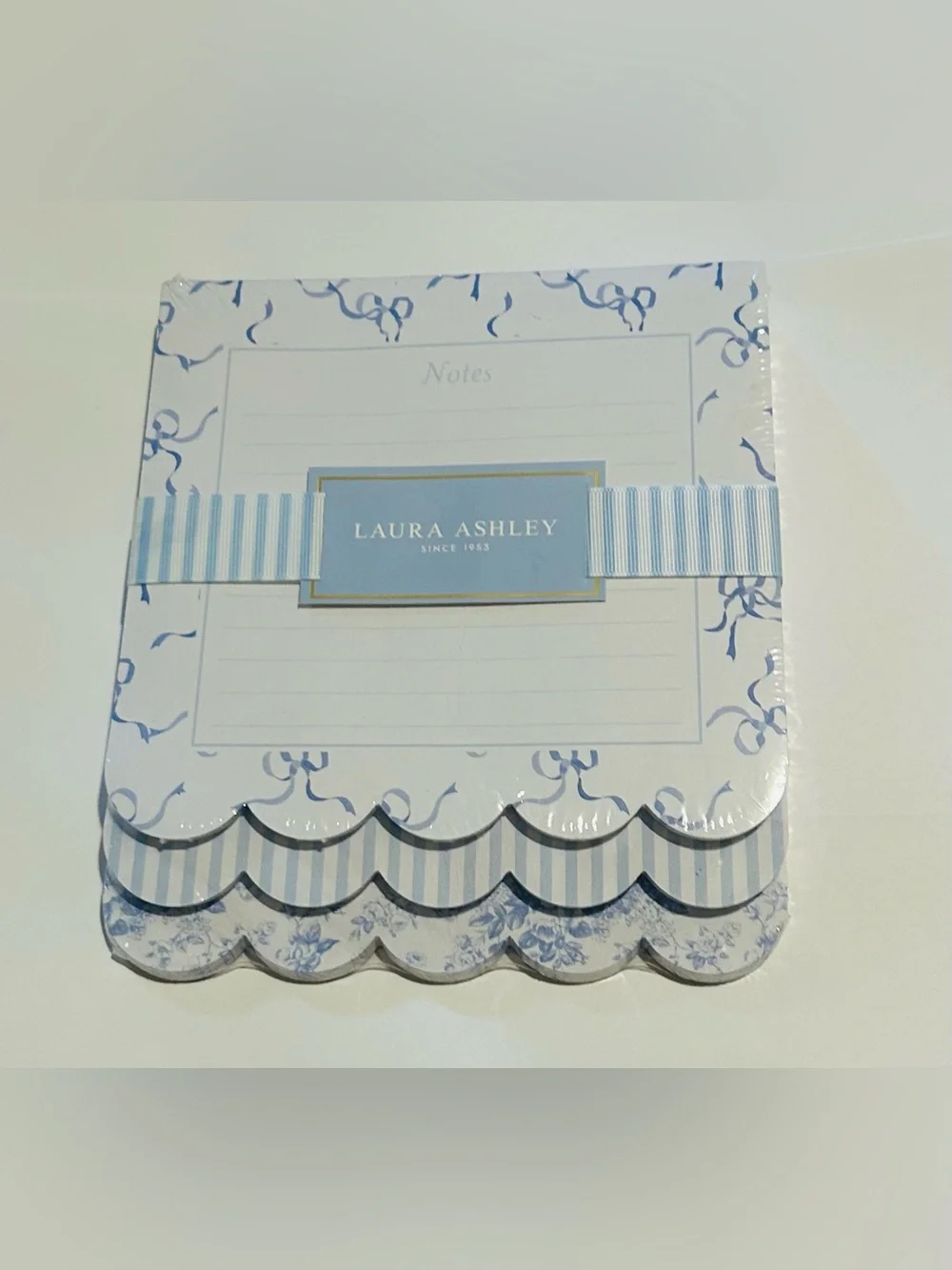 New Laura Ashley Blue & White Scalloped 3 Pack Note Pads Lined